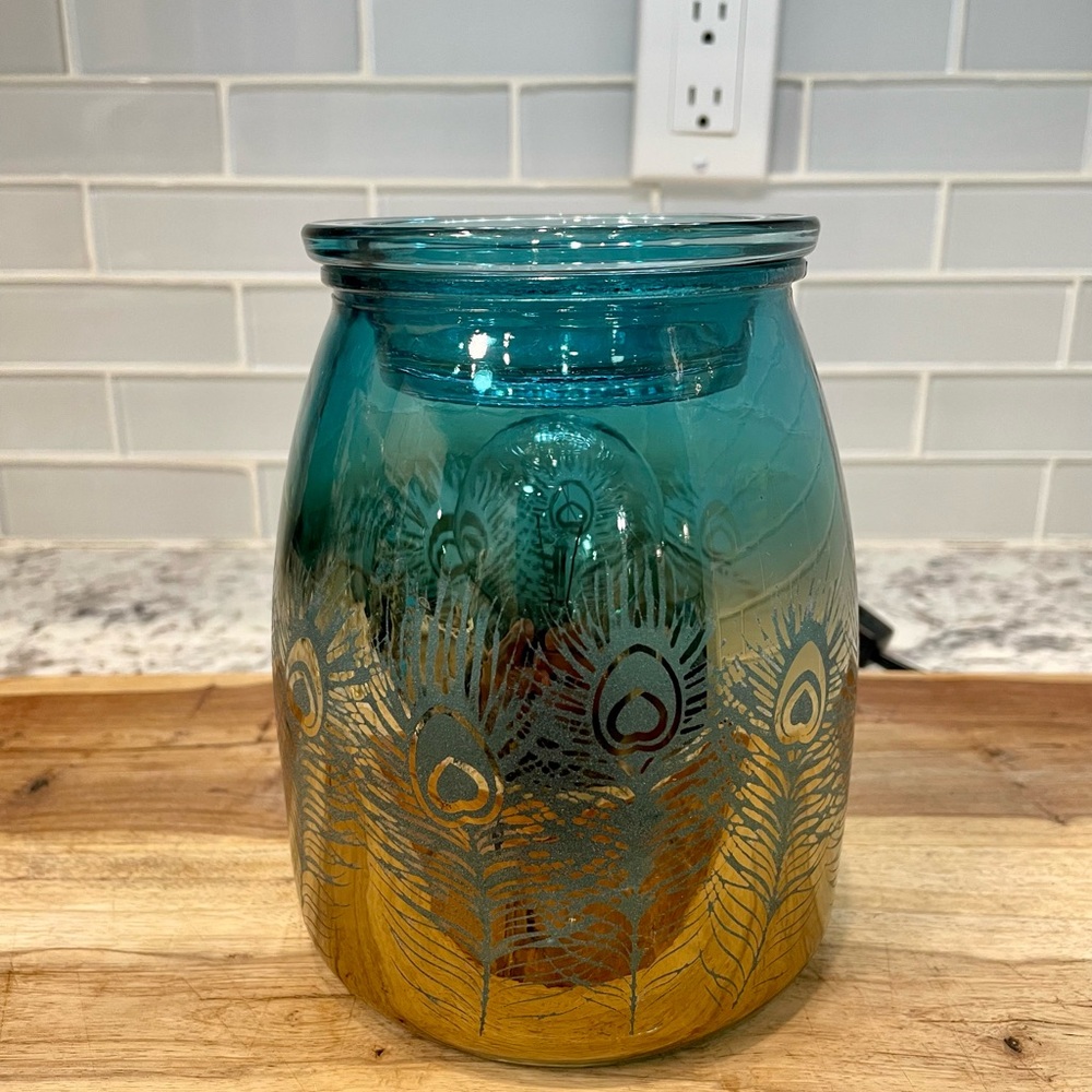 “Be Bold” Scentsy Warmer - Picture 2 of 6